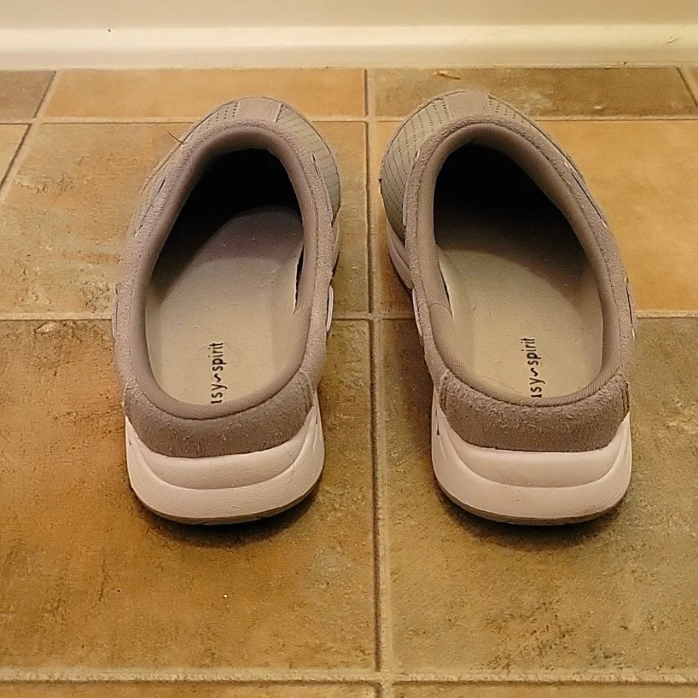 Gray Clogs 👞 - Picture 4 of 5